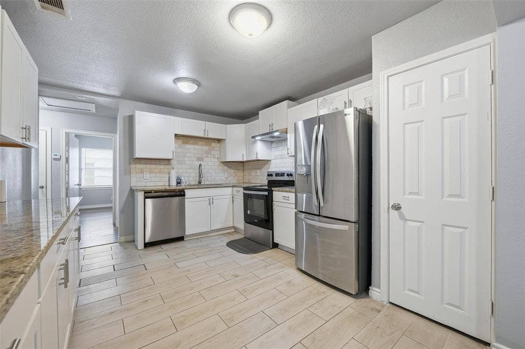 1818 Reever Street, Arlington, TX 76010 1818 Reever Street, Arlington, TX 76010