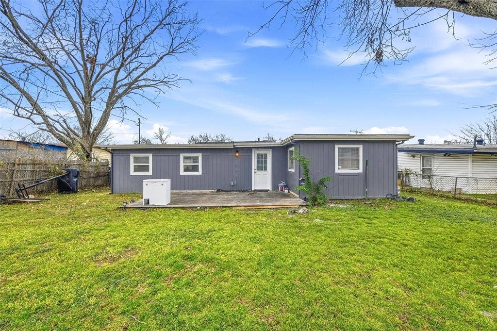 1818 Reever Street, Arlington, TX 76010 1818 Reever Street, Arlington, TX 76010