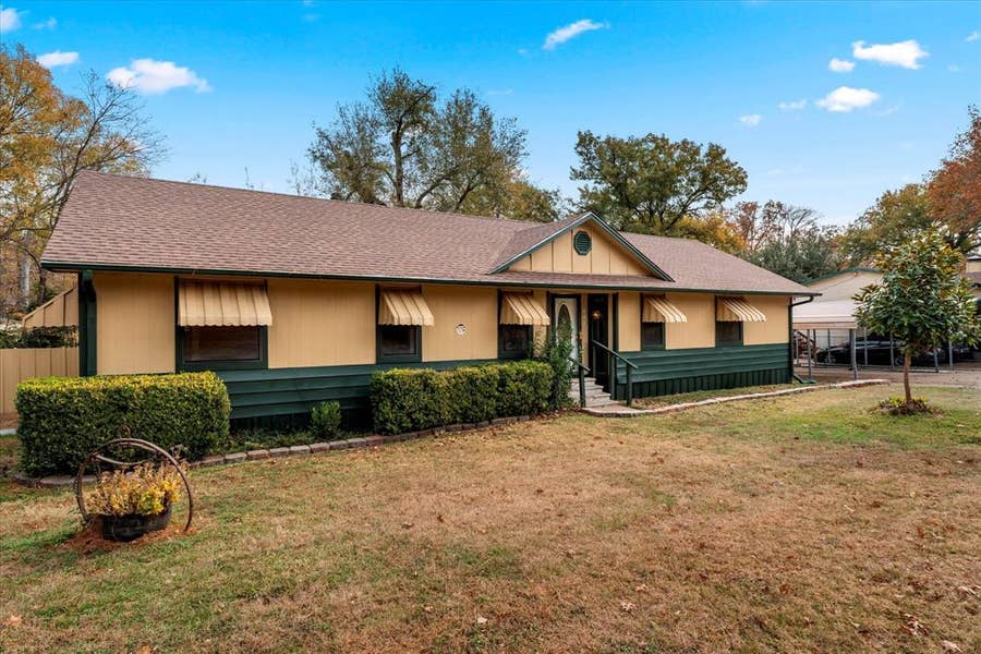 Property photo for 602 Legendary Lane, Gun Barrel City, TX