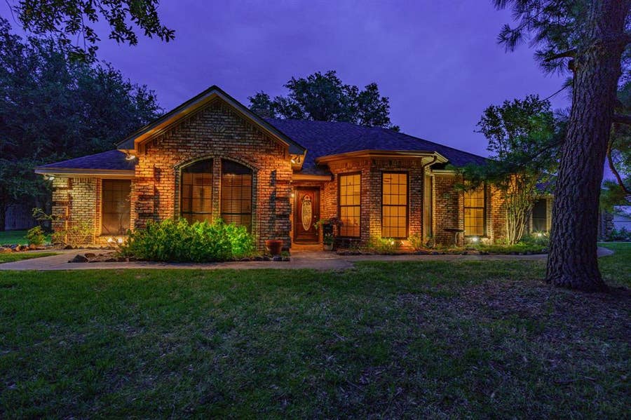 Property photo for 8429 Karen Lane, Terrell, TX