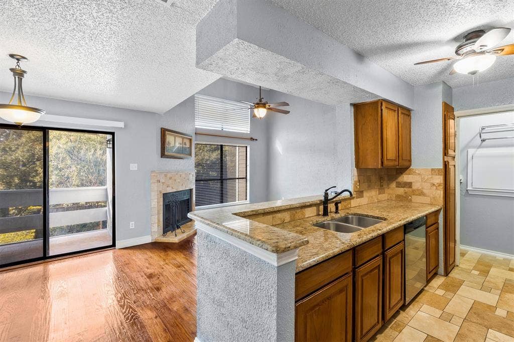 5840 Spring Valley Road, #912, Dallas, TX 75254