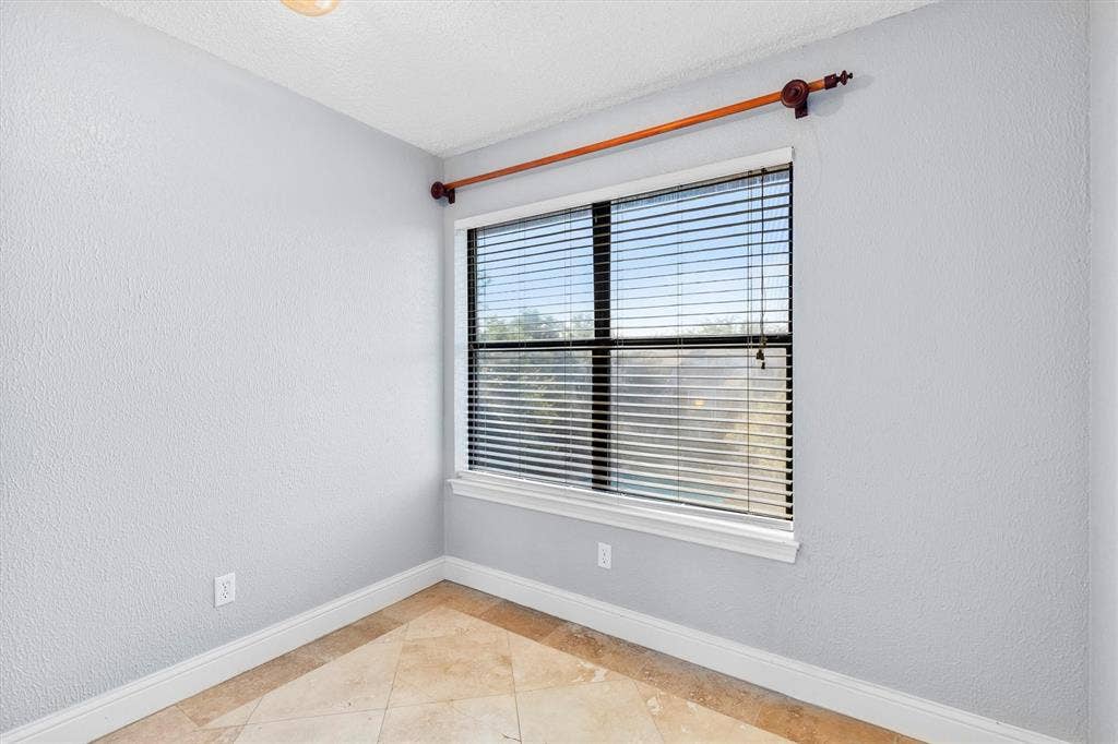 5840 Spring Valley Road, #912, Dallas, TX 75254