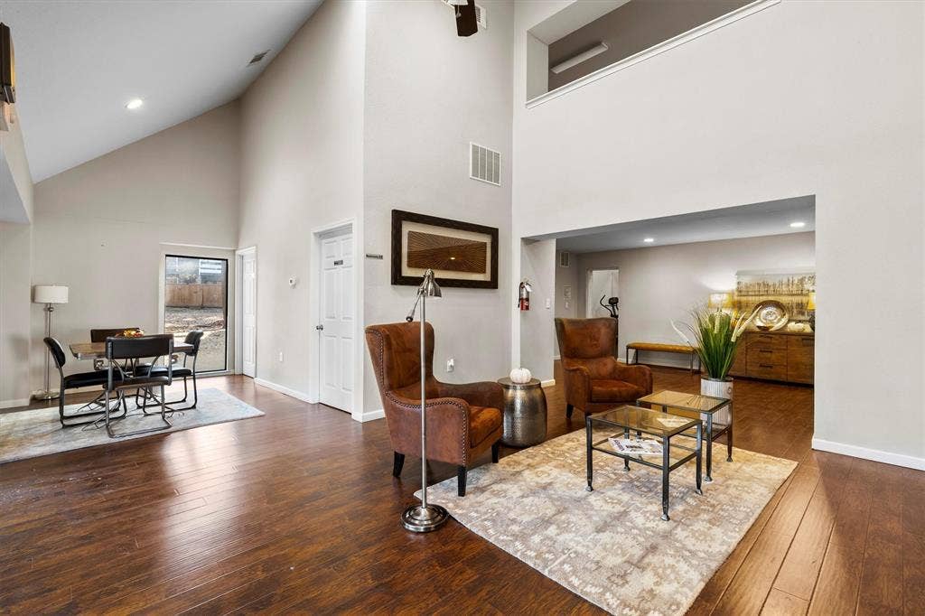 5840 Spring Valley Road, #912, Dallas, TX 75254