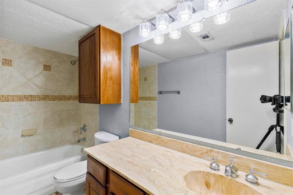 5840 Spring Valley Road, #912, Dallas, TX 75254