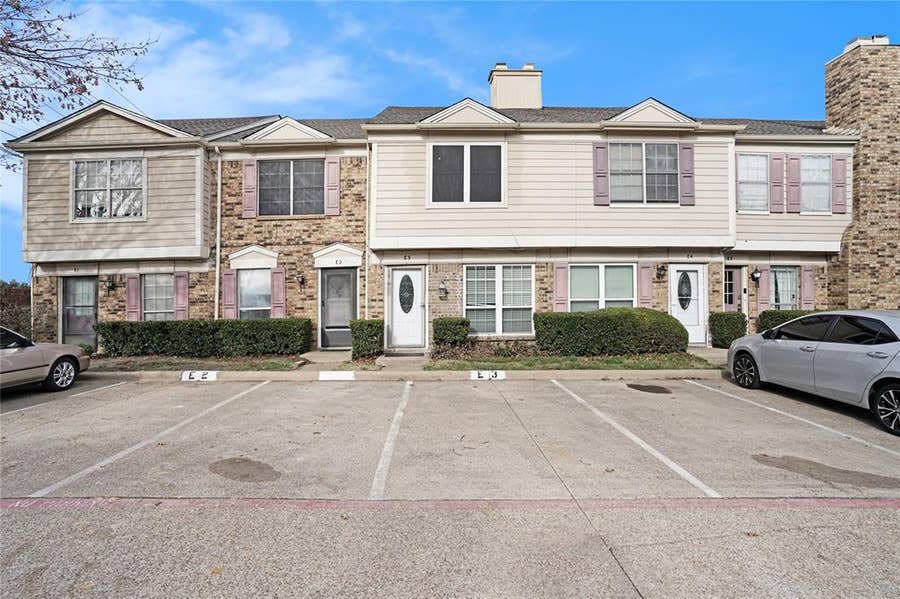 Property photo for 617 Carriagehouse Lane, #3E, Garland, TX
