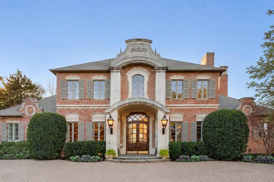 Property photo for 3004 W Shadow Drive, Arlington, TX