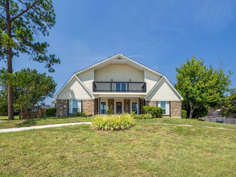 Property photo for 2226 Meadowview Drive, Garland, TX