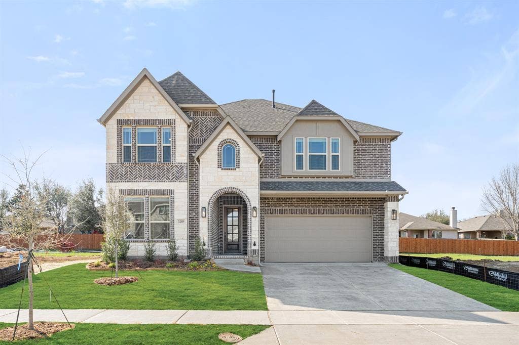 3205 Emerald Trace Drive, Denton, TX 76226