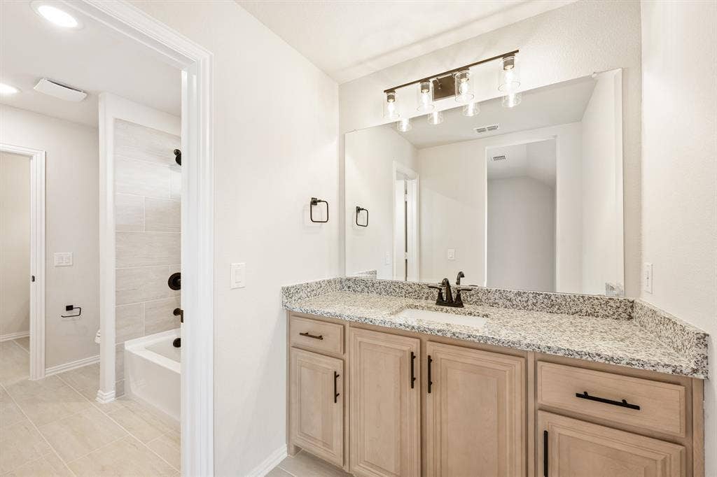 3205 Emerald Trace Drive, Denton, TX 76226
