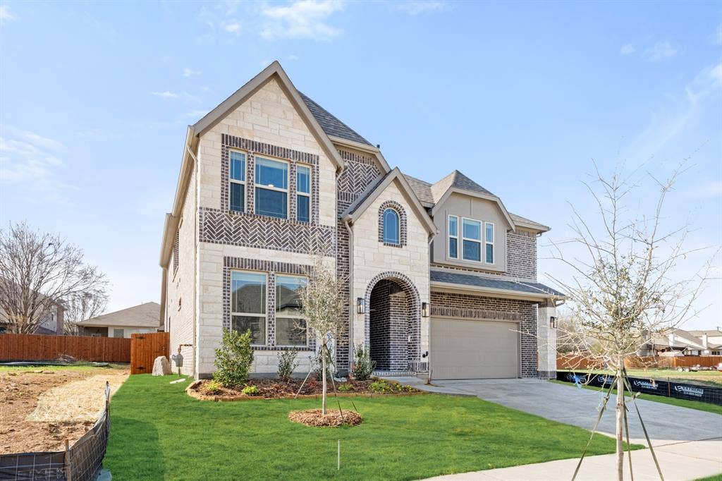 3205 Emerald Trace Drive, Denton, TX 76226