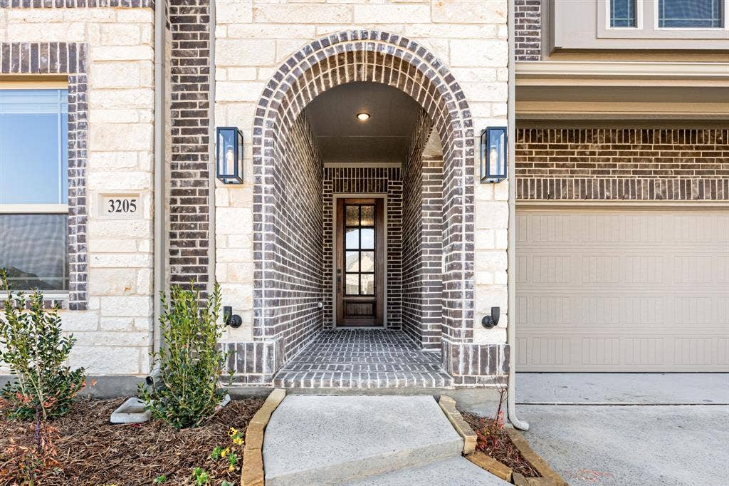 3205 Emerald Trace Drive, Denton, TX 76226