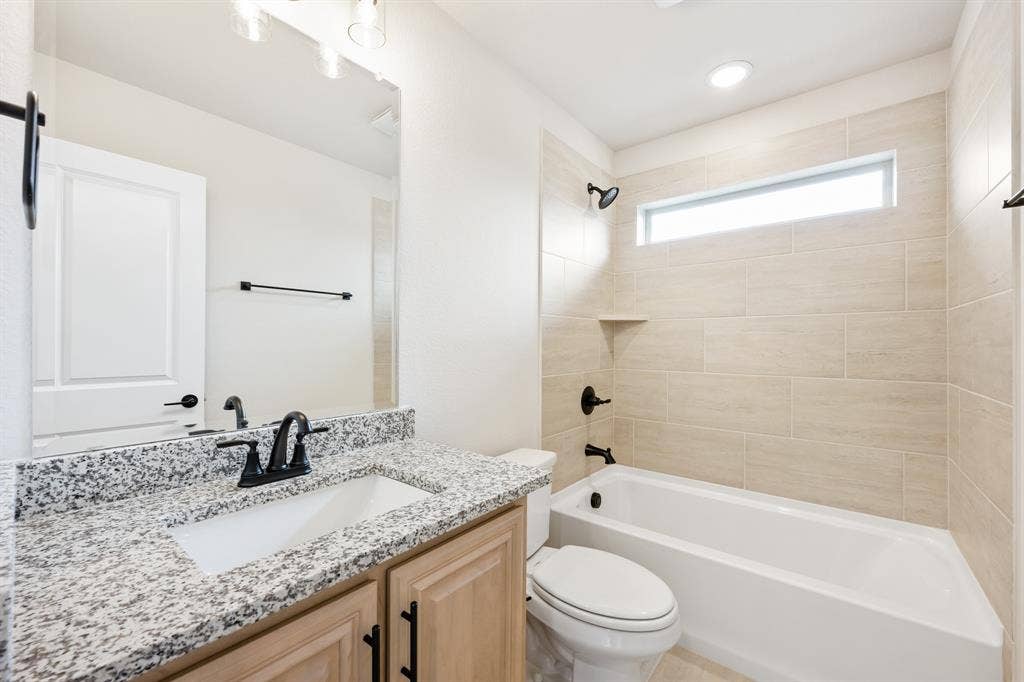3205 Emerald Trace Drive, Denton, TX 76226
