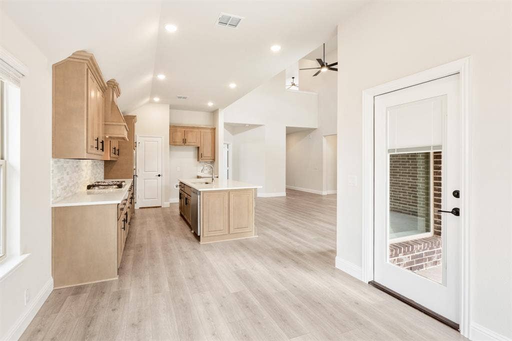 3205 Emerald Trace Drive, Denton, TX 76226