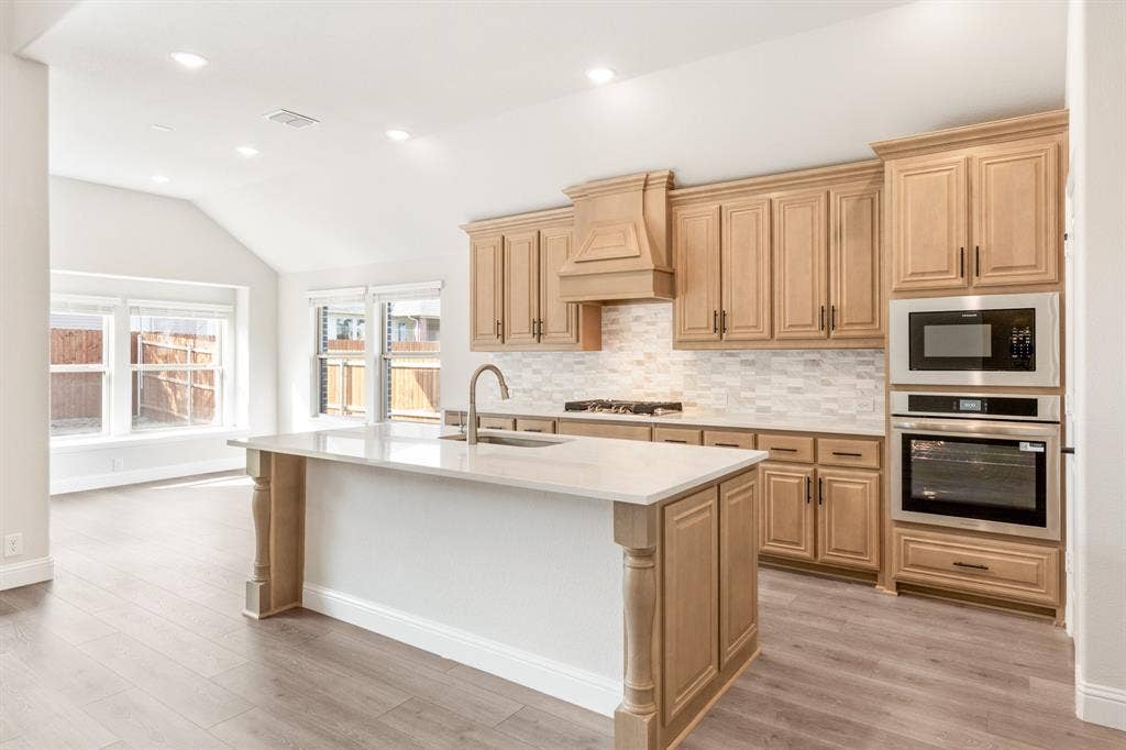 3205 Emerald Trace Drive, Denton, TX 76226