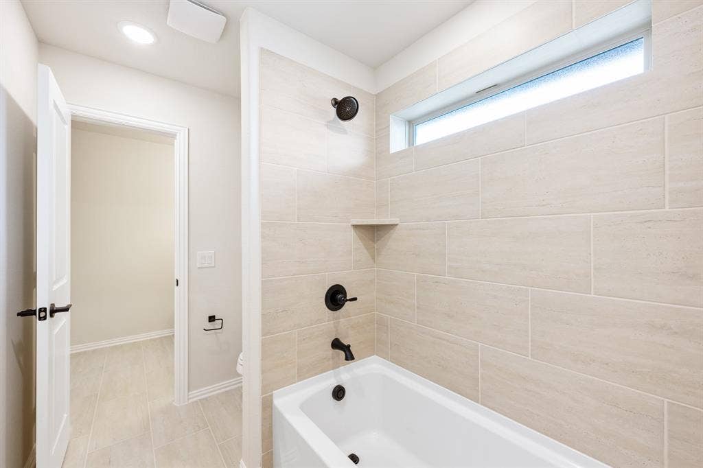 3205 Emerald Trace Drive, Denton, TX 76226
