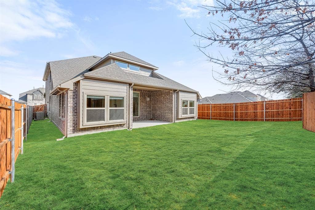 3205 Emerald Trace Drive, Denton, TX 76226