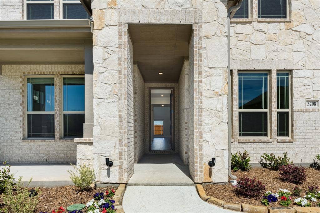 3208 Emerald Trace Drive, Denton, TX 76226