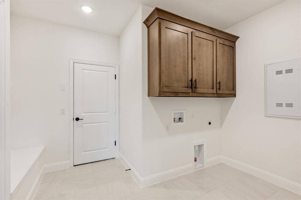 3208 Emerald Trace Drive, Denton, TX 76226