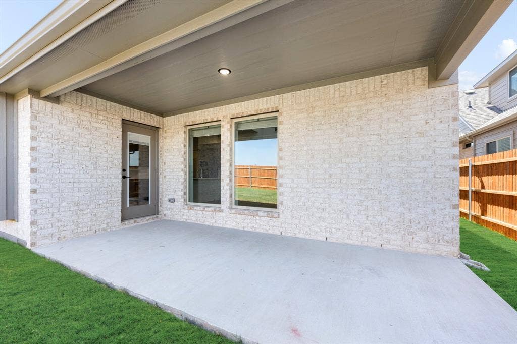 3208 Emerald Trace Drive, Denton, TX 76226