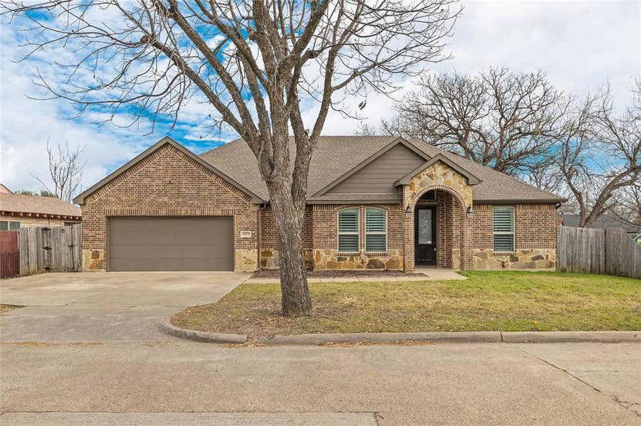 Property photo for 2434 Avenue A, Grand Prairie, TX