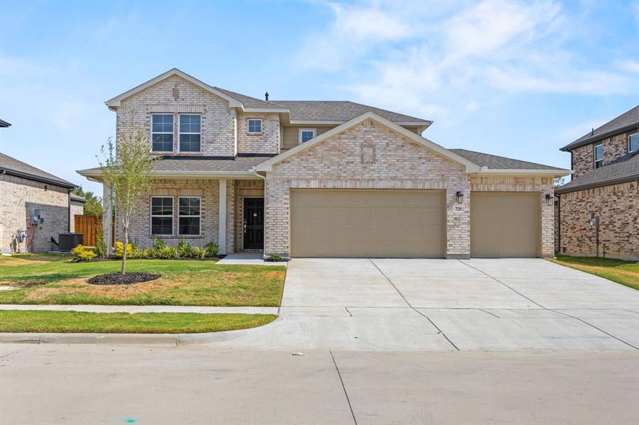 Property photo for 729 Vineyard Way, Forney, TX