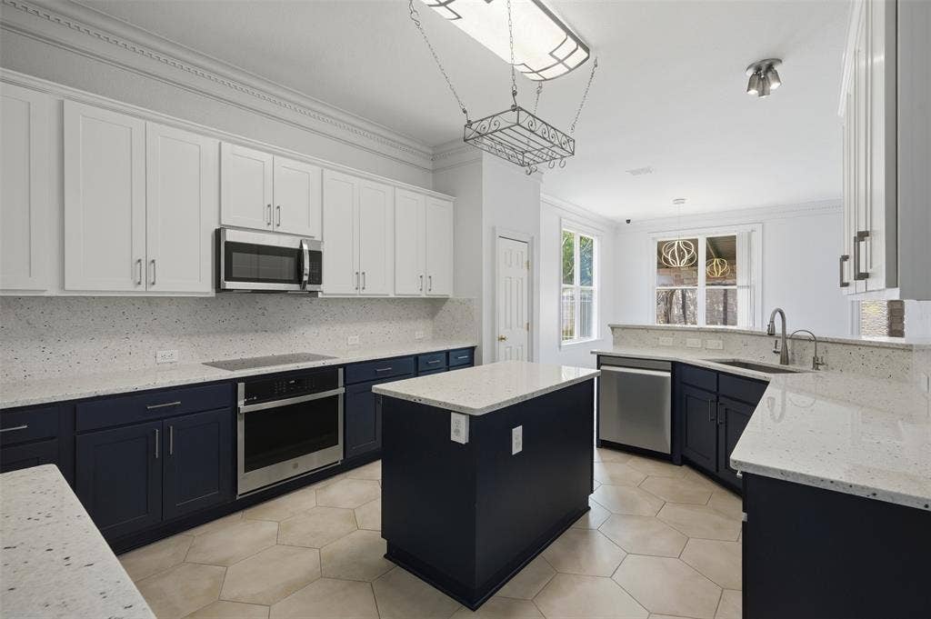2409 Tahoe Lane, Denton, TX 76210 2409 Tahoe Lane, Denton, TX 76210