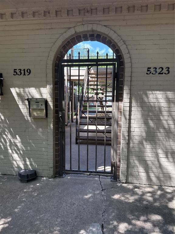 Property photo for 5323 Fleetwood Oaks Avenue, #156, Dallas, TX