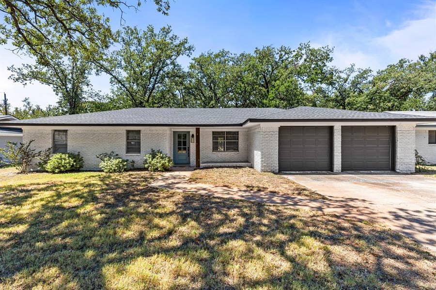 Property photo for 322 S BARBARA, Lacy Lakeview, TX