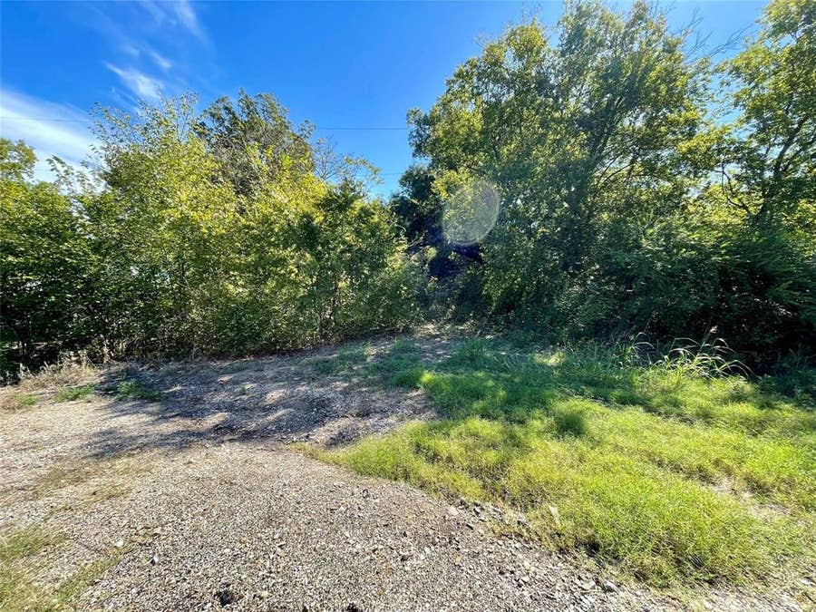 Property photo for 406 State Highway 24, Commerce, TX