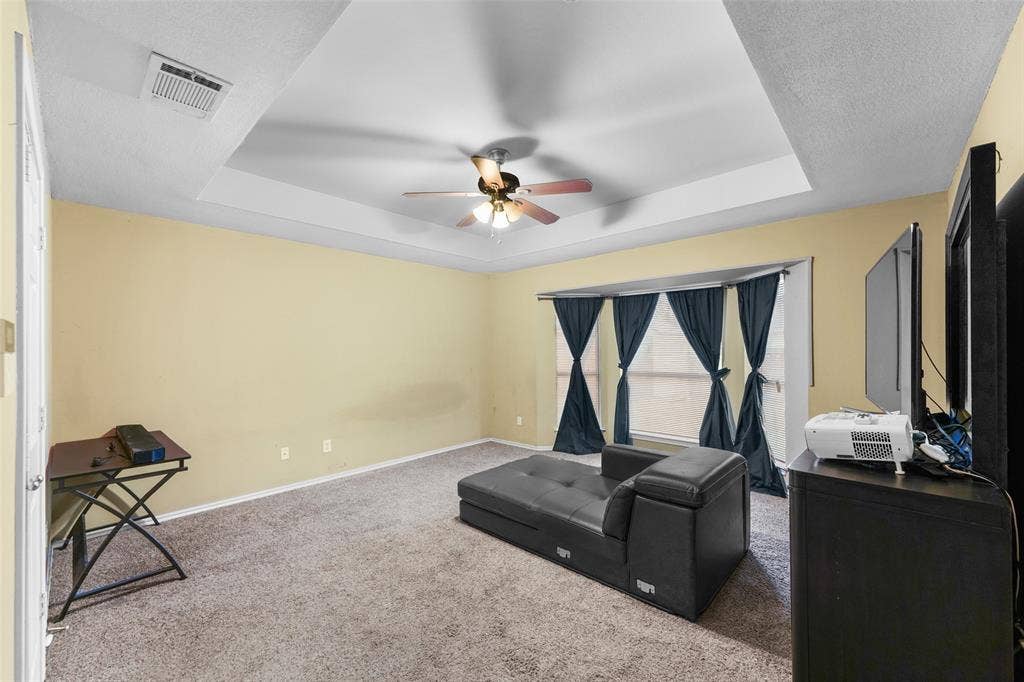 801 S Parks Drive, DeSoto, TX 75115 801 S Parks Drive, DeSoto, TX 75115
