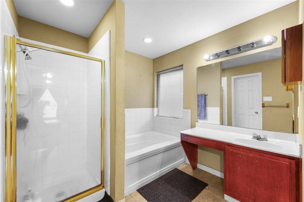 801 S Parks Drive, DeSoto, TX 75115 801 S Parks Drive, DeSoto, TX 75115