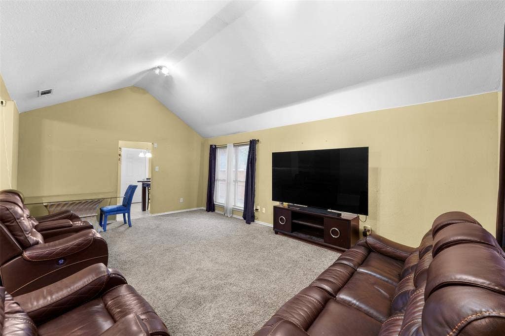 801 S Parks Drive, DeSoto, TX 75115 801 S Parks Drive, DeSoto, TX 75115