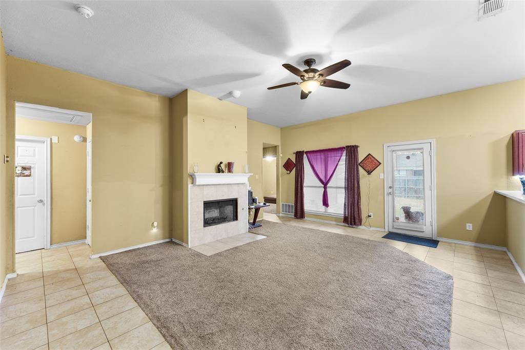 801 S Parks Drive, DeSoto, TX 75115 801 S Parks Drive, DeSoto, TX 75115