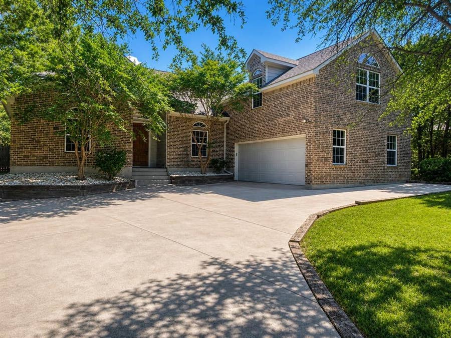 Property photo for 2914 San Gabriel Drive, Granbury, TX
