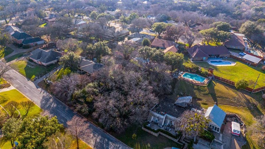 Property photo for 305 Cedar Creek Court, Fort Worth, TX