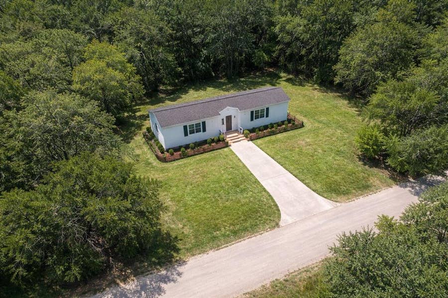 Property photo for 3613 Utah Trail, Granbury, TX