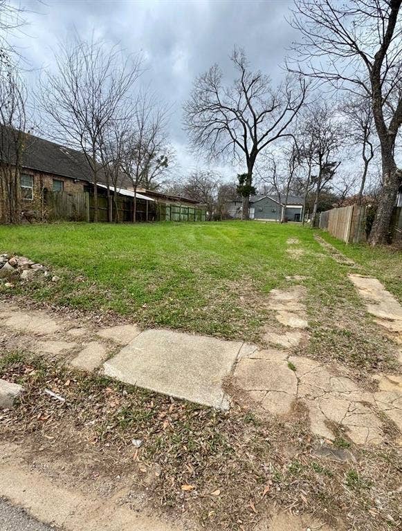 Property photo for 706 N Della Avenue, Tyler, TX
