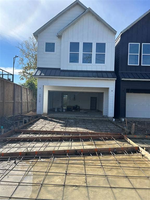 2705 & 2707 S Fox Street, Houston, TX 77003 To many homes but not like this listing in the EADO area.