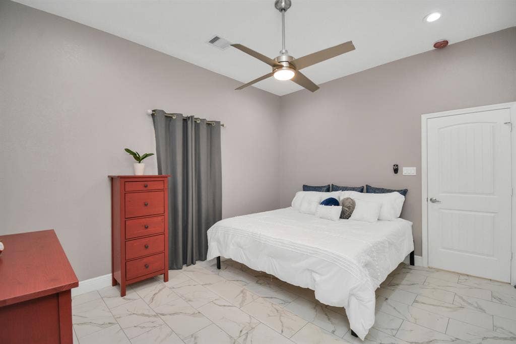 2705 & 2707 S Fox Street, Houston, TX 77003 2705 & 2707 S Fox Street, Houston, TX 77003