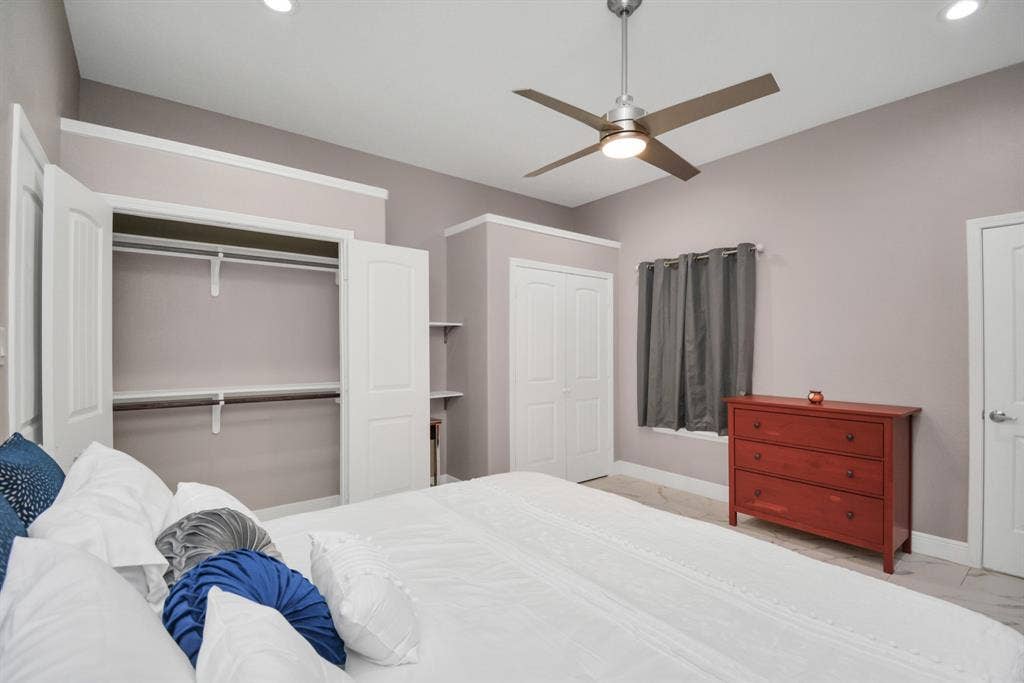 2705 & 2707 S Fox Street, Houston, TX 77003 Master bedroom for 2705 Fox