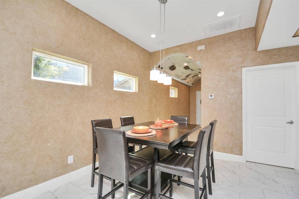 2705 & 2707 S Fox Street, Houston, TX 77003 2705 Fox back house