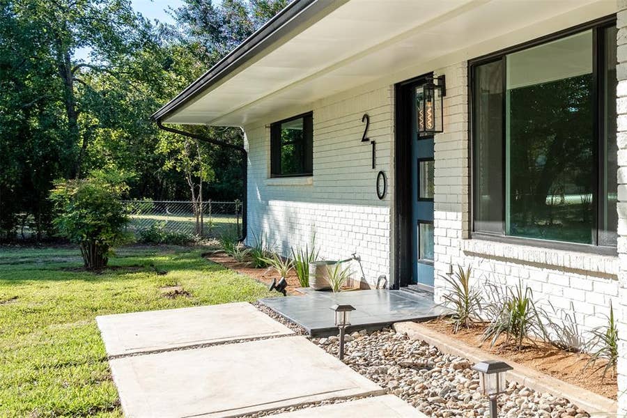 Property photo for 210 Davis Road, Granbury, TX