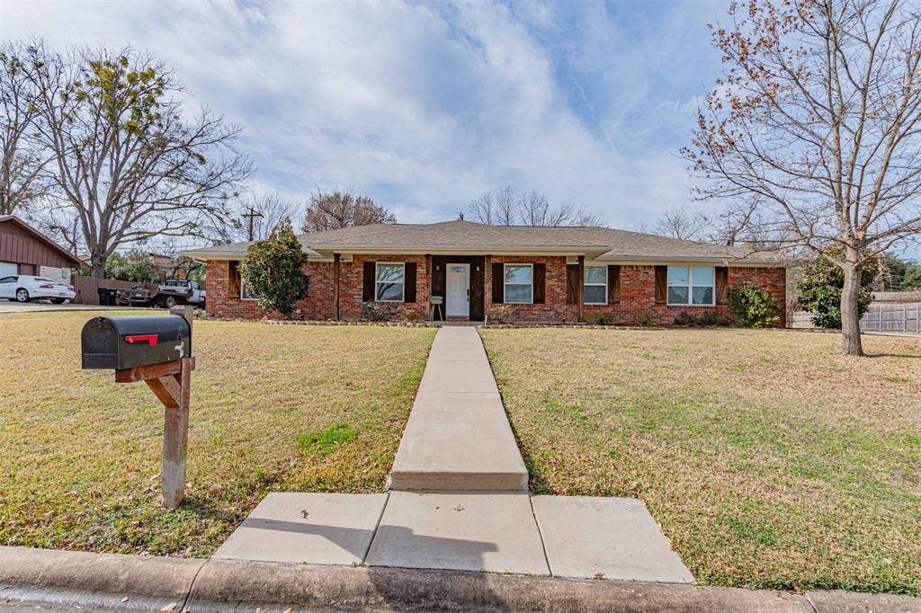 4 Priscilla, Greenville, TX 75402 4 Priscilla, Greenville, TX 75402
