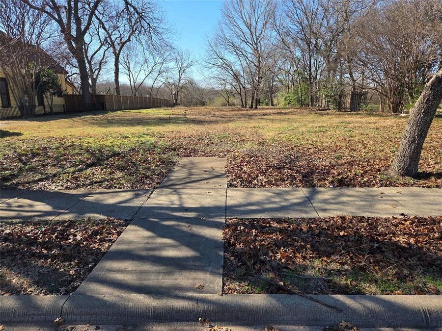 Property photo for 307 N Dallas Avenue, Lancaster, TX