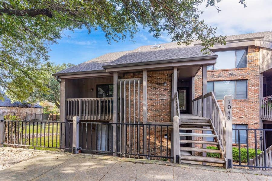 Property photo for 1048 Signal Ridge Place, Rockwall, TX