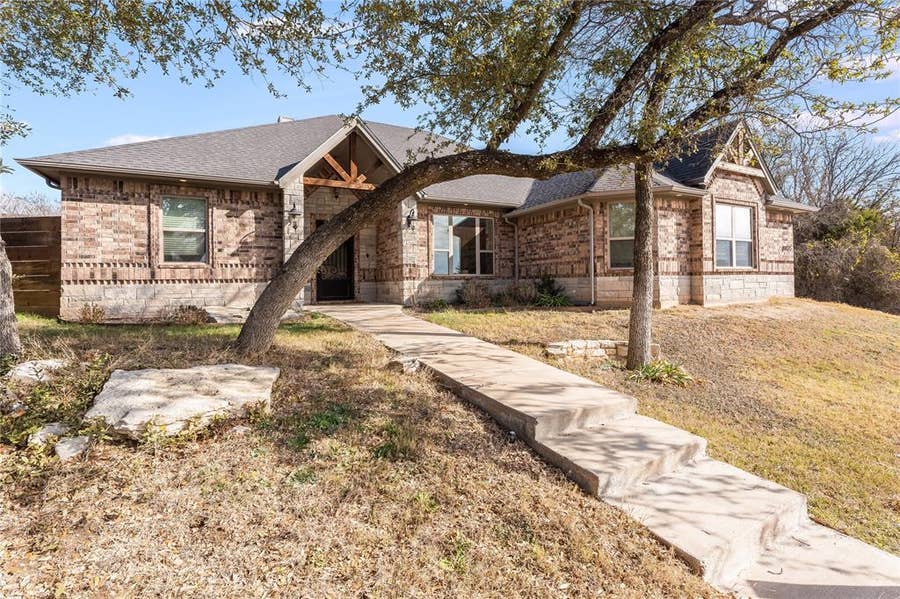 Property photo for 8825 Sundance Place Court, Granbury, TX