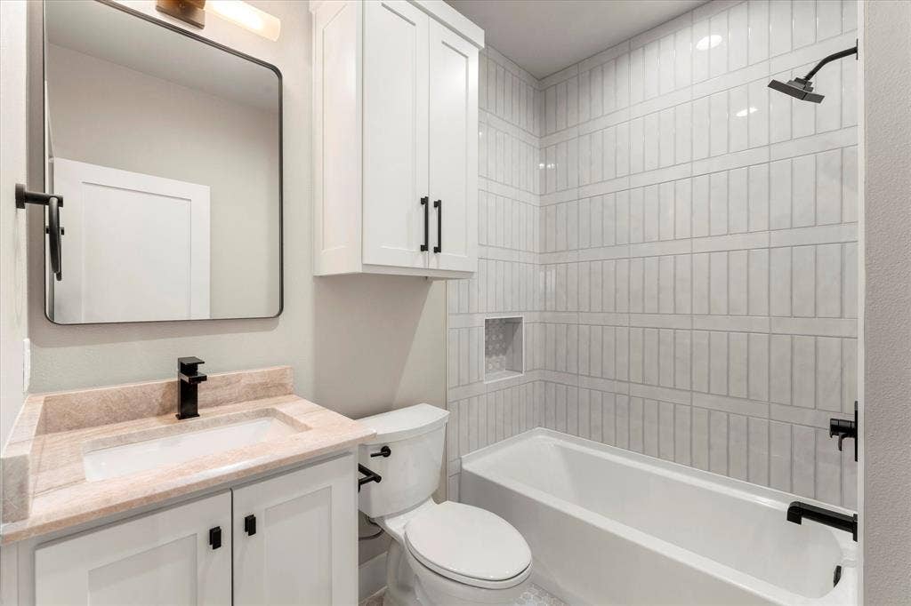 2565 Groves Court, Tool, TX 75143 2565 Groves Court, Tool, TX 75143