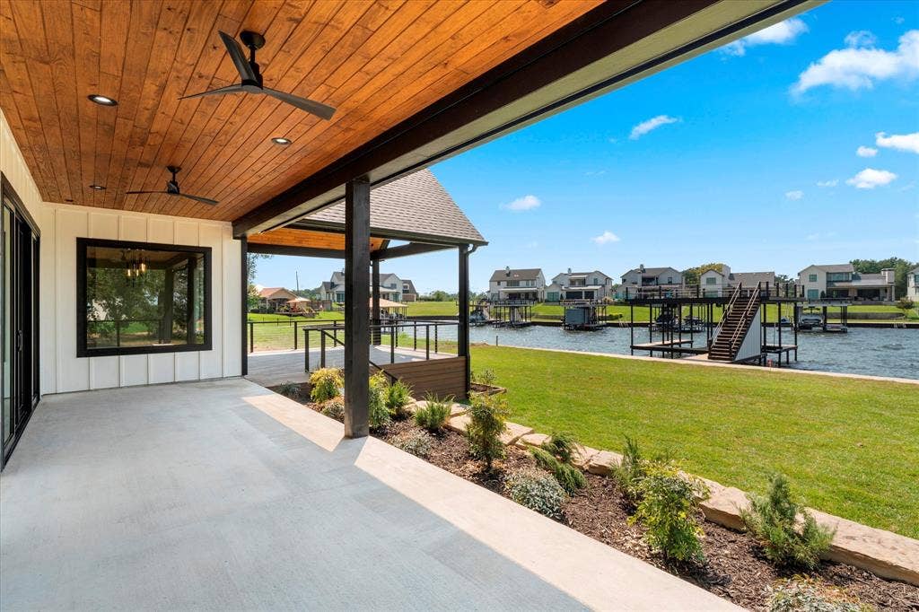 2565 Groves Court, Tool, TX 75143 2565 Groves Court, Tool, TX 75143
