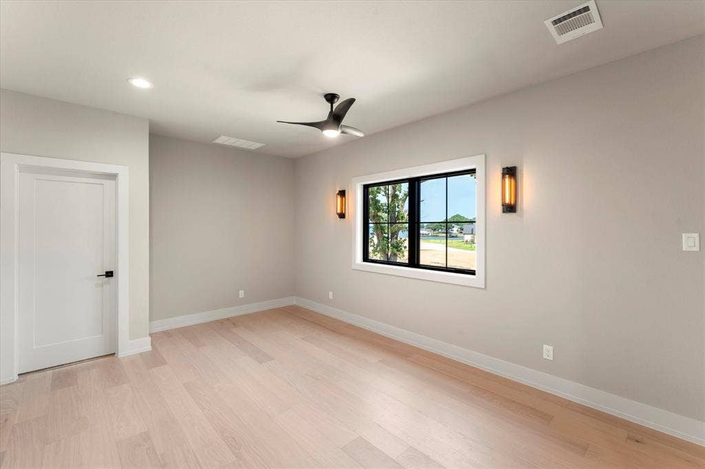 2565 Groves Court, Tool, TX 75143 2565 Groves Court, Tool, TX 75143