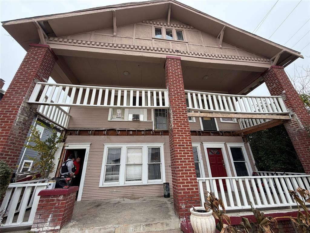 3528 Colonial Avenue, Dallas, TX 75215 3528 Colonial Avenue, Dallas, TX 75215